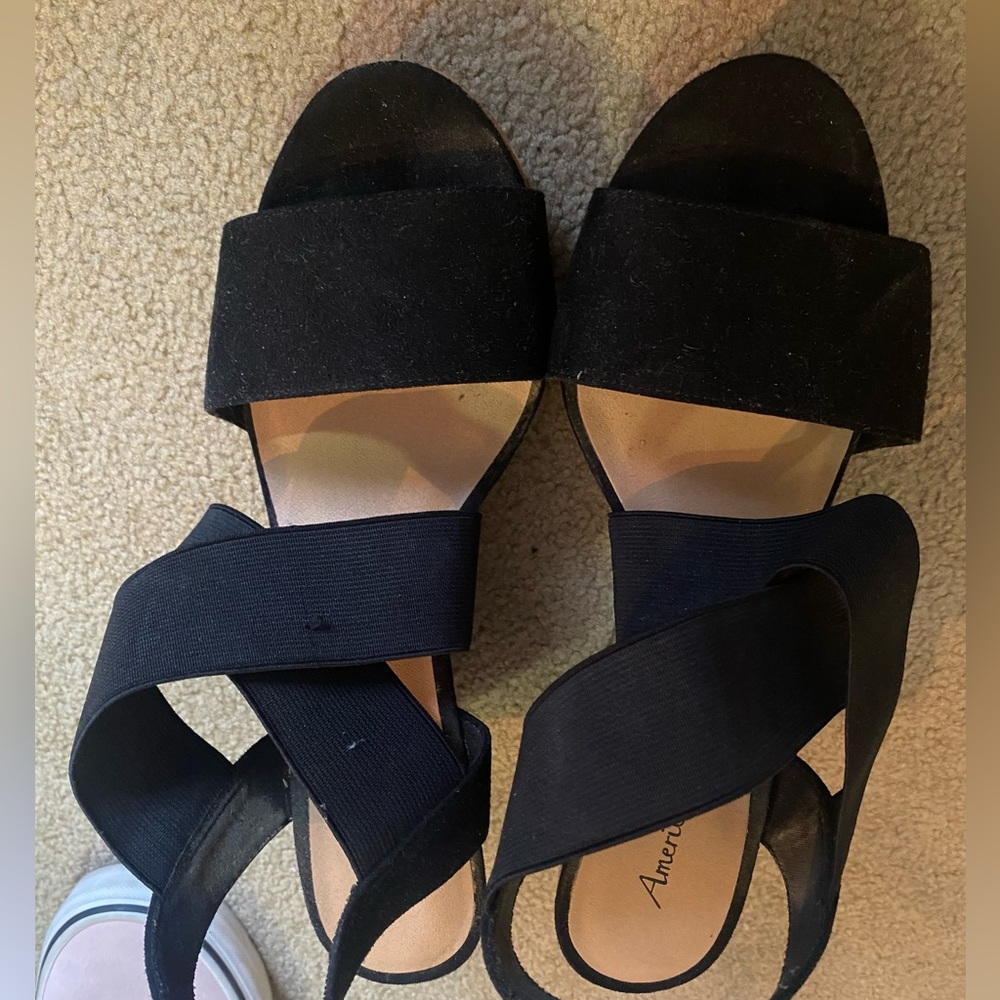American Eagle black heels